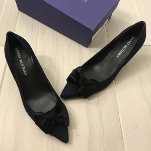 Stuart Weitzman navy pumps with bow, brand new 8.5